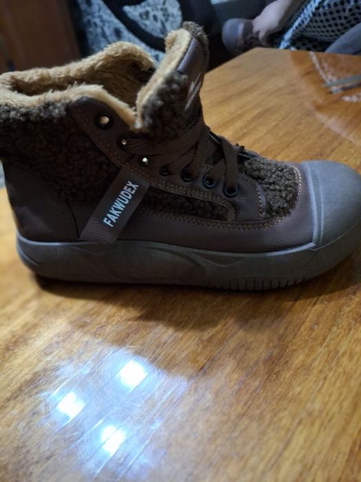 Кроссовки зимние