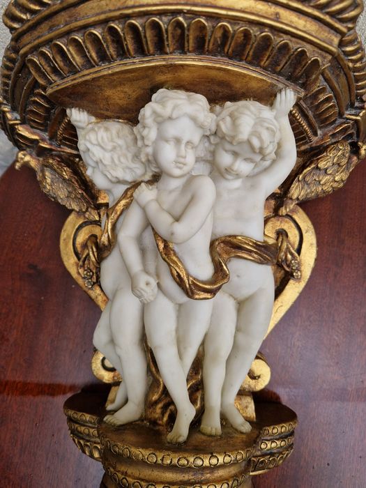 Стара уникална антикварна френска конзола за стена