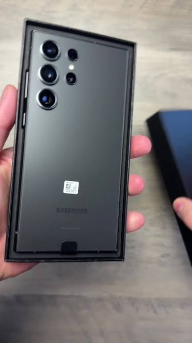 S24 ultra black titanium