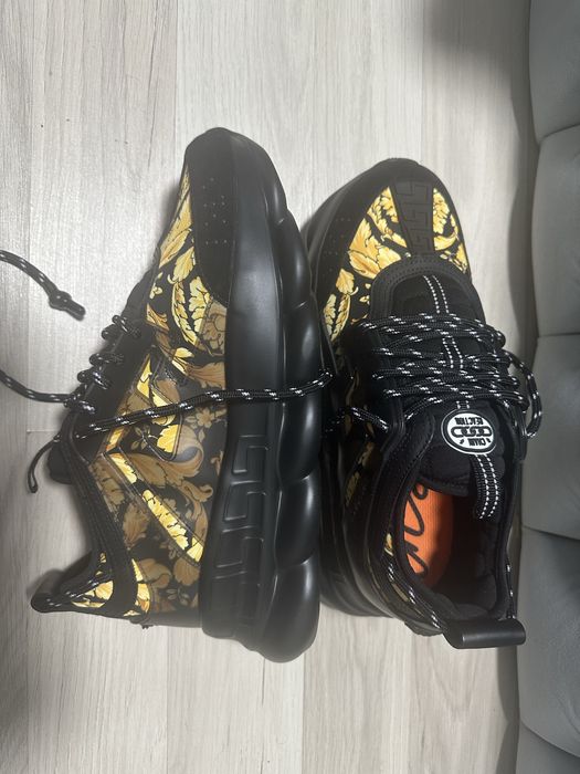 Versace chain reaction