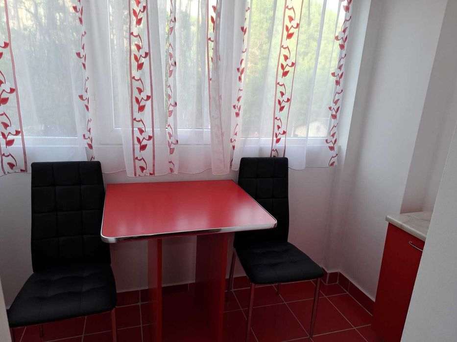 Inchiriez apartament 2 camere decomandate, Rovine (vis-a-vis de Profi)