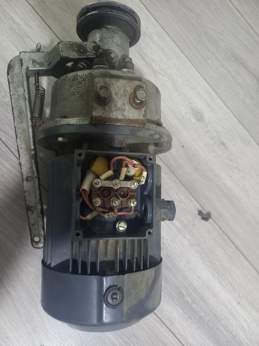 Двигатель асинхронный