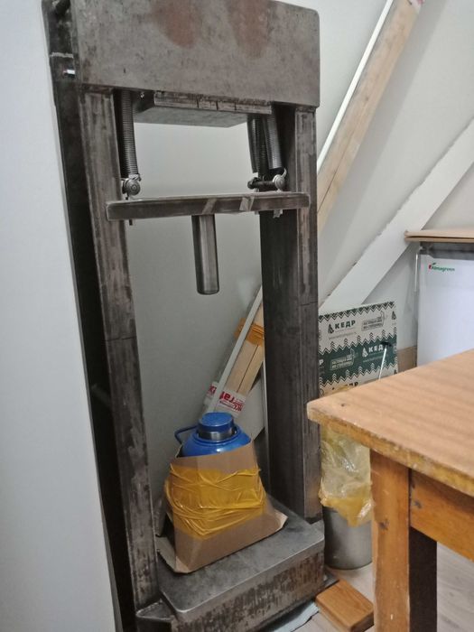 Пресс для отжима Масло холодного.