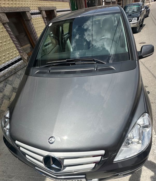 Vand Mercedes-clasa B180 2011, cutie automata,  90300km  reali.