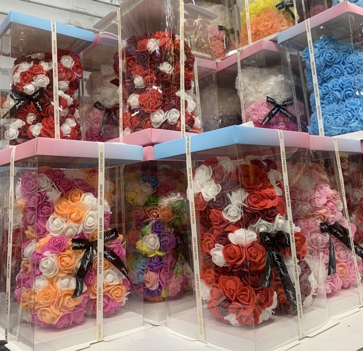 Papusa printesa si Ursuletii decorati cu trandafiri din spuma