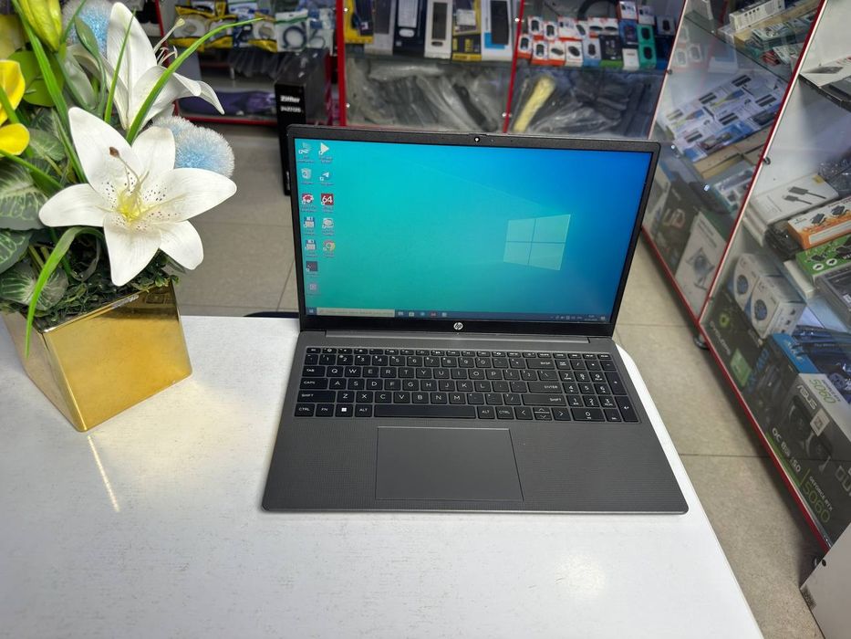HP Ryzen 3-7320U DDR5 5500Mgz 8/256SSD 17kun ishlagan atiga