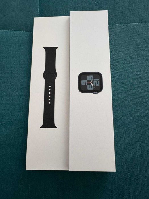 Apple Watch SE 2, Carcasa Midnight Aluminium 40mm, Midnight Sport Band