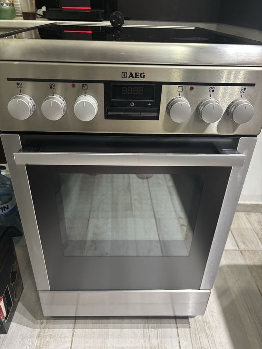AEG- печка с керамични котлони.