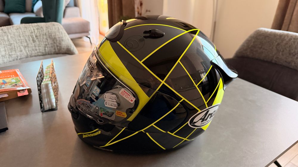 Чисто нова Arai Quantic Peak Yellow размер M
