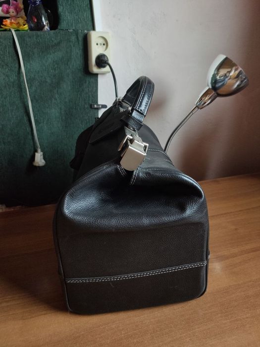 Вместительные сумки, кожа