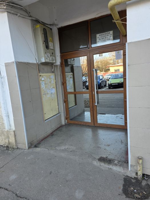 Se vinde apartament 3 camere