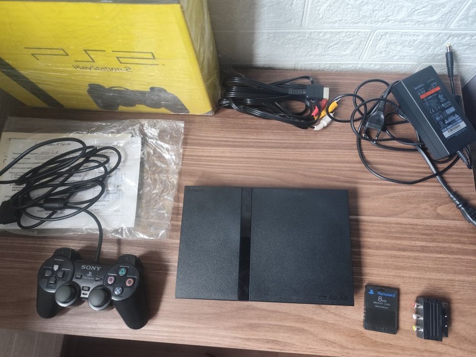 Продам PS2 SLIM.