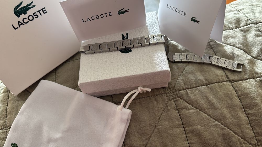 Vând brățară Lacoste , nouă cu etichetă!