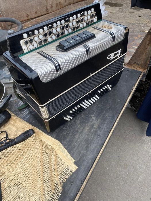 Продам баян Тембр