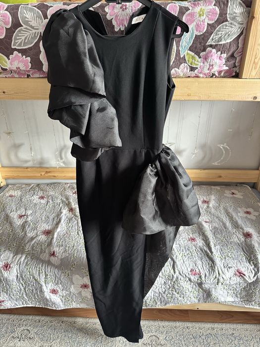 Вечерное черное платье