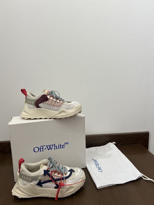 Adidasi Off-White Odsy