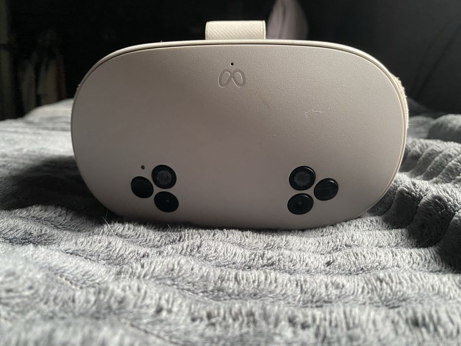 Oculus Quest 3s.