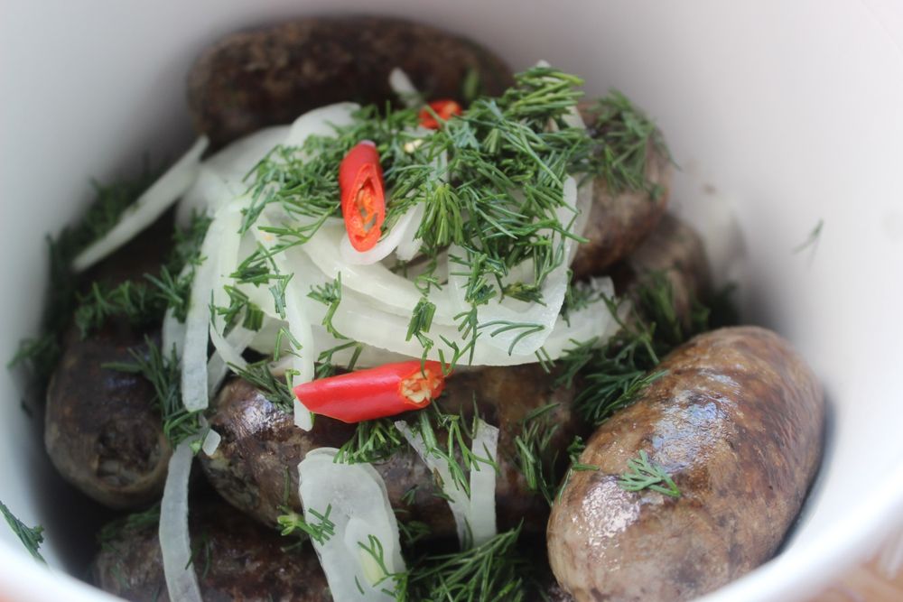 Қара адам менің әйелімді трахает порно