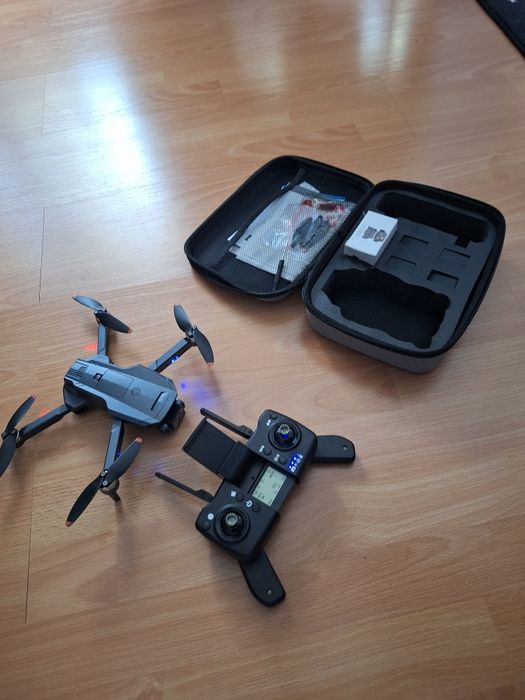 Дрон gps 4-axis работещ