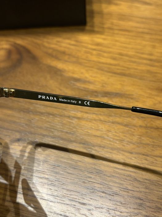 Дамски слънчеви очила-Prada