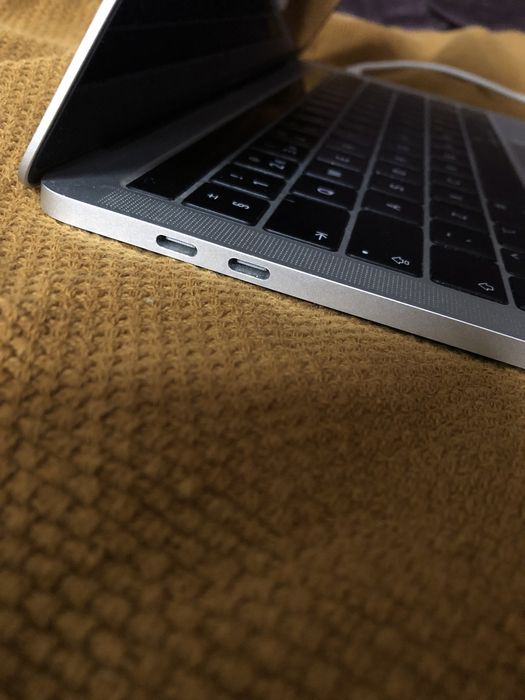 Лаптоп Apple MacBook Pro 2019, 13.3”