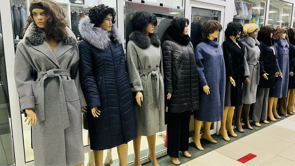 Манекены для женских бутиков