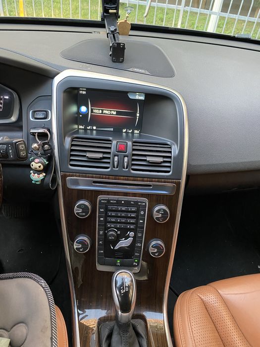 Volvo XC 60 benzina