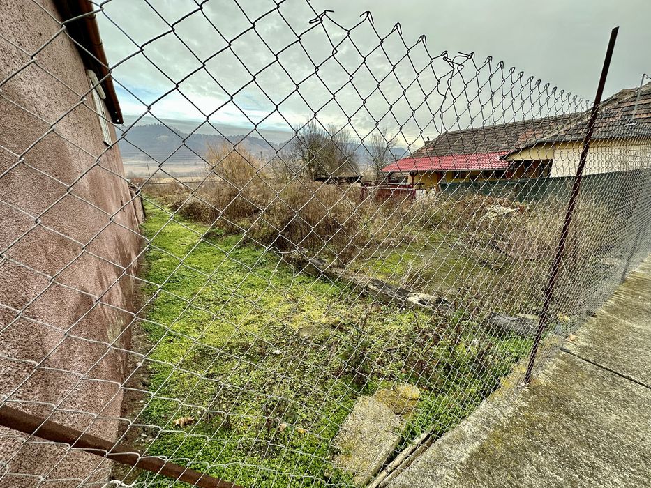 Se vinde loc se casa  in Orasul Copsa mica intre Sibiu si Medias