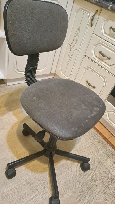 Стул компьтерный