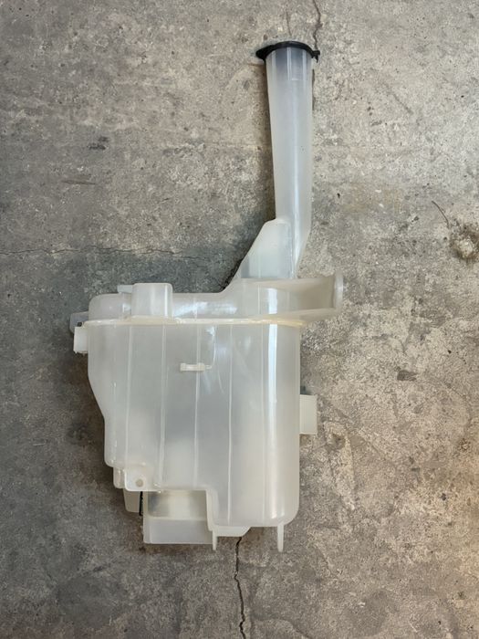 Бачок омывателя камри 30