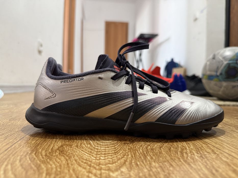 Футбольные бутсы