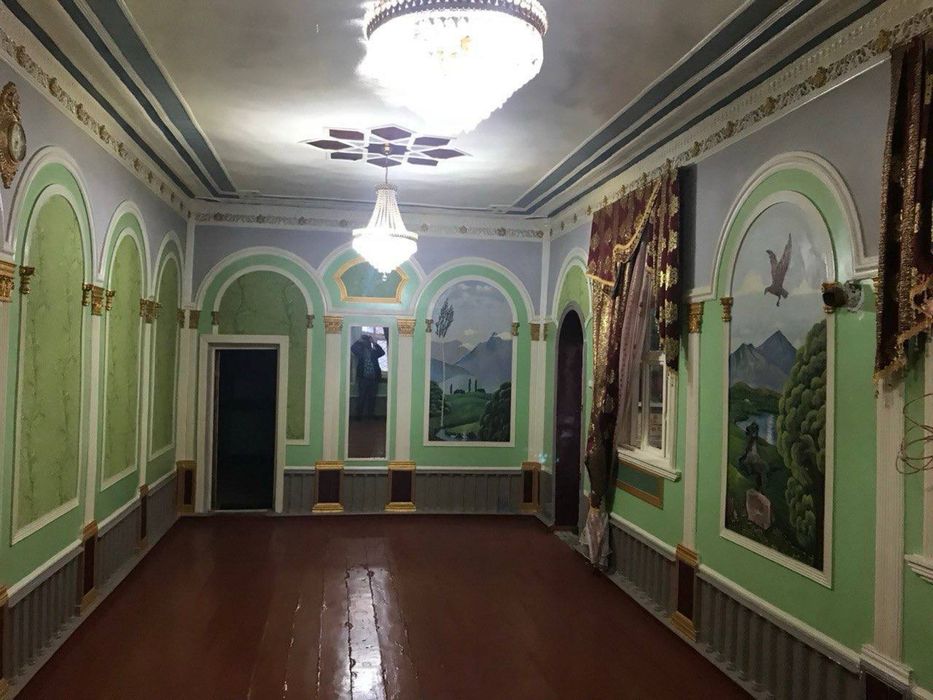 ЦУМ оркасидан коттедж сотилади