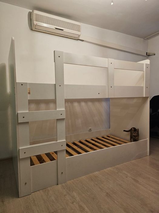 Vând pat pentru copii supraetajat alb