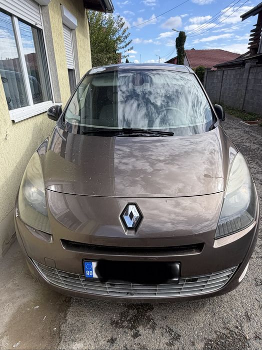 Vand Renault Grand Scenic 2011,1.5 TDCI,acte valabile - MASINA S A OPRIT IN MERS , SE VINDE ASA , NU STIU CE ARE !