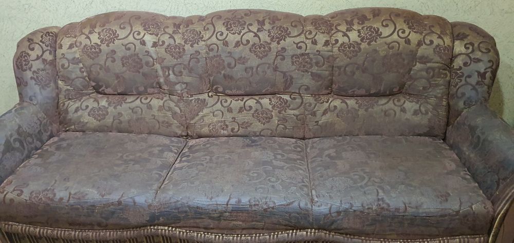 Продаётся  диван