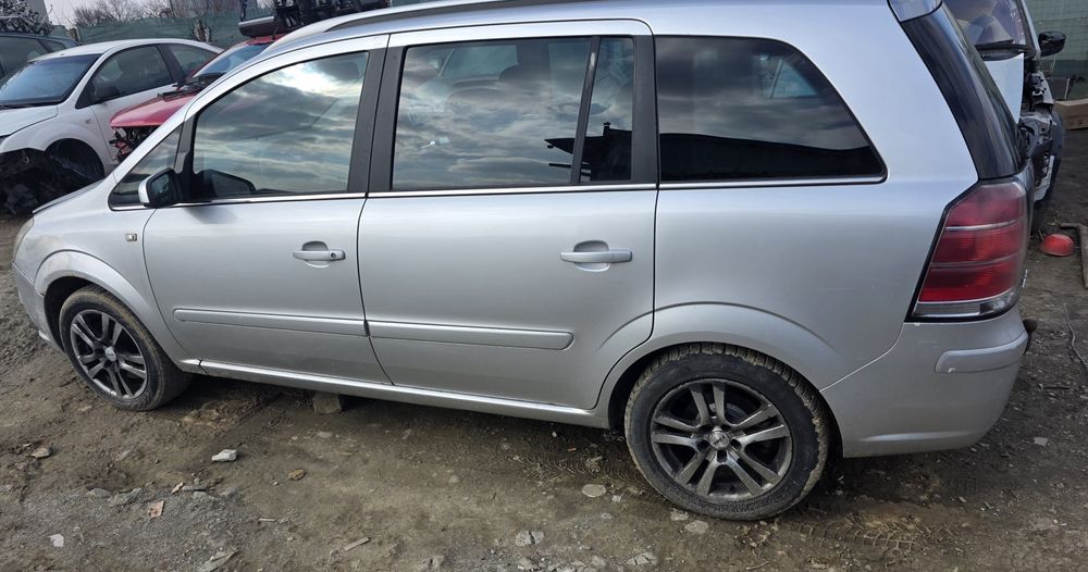 Dezmembrez opel Zafira b 1.9 cdti 150 c.p