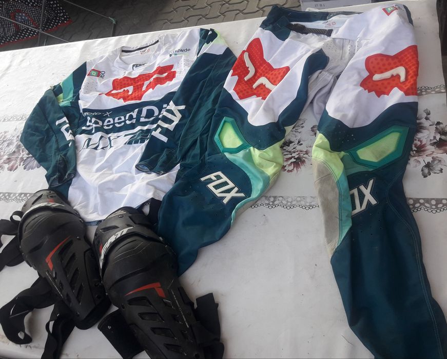 Мотокостюм продам