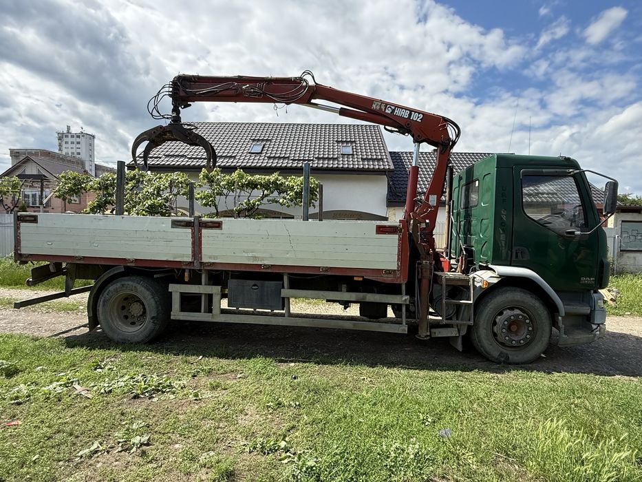 Vand Daf LF220 cu macara Hiab 102