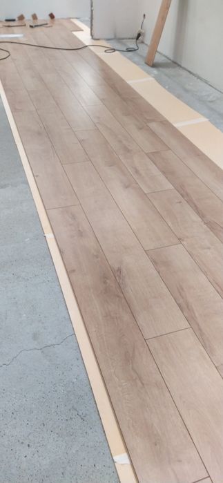 Укладка ламината.