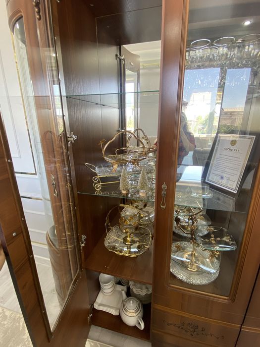 Этажерка, сервант
