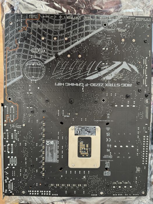 Placa de baza+ procesor(i7 13700k+ Asus Z690-F Strix)
