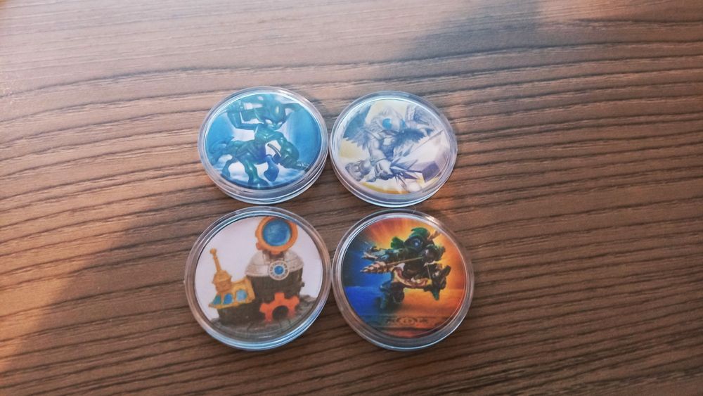 Skylanders чипове с герои, предмети и допълнителни нива