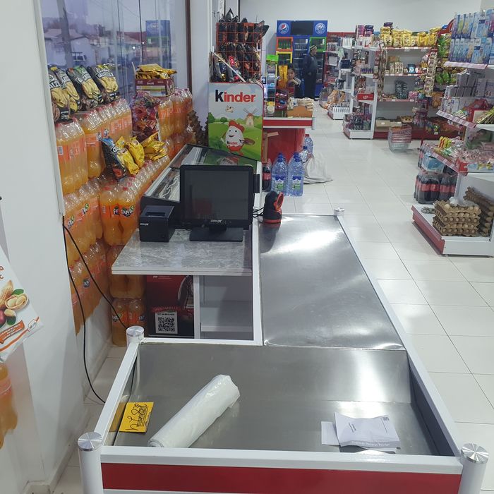 Кассовые столы стеллажи , торговые стелажи , касса стол