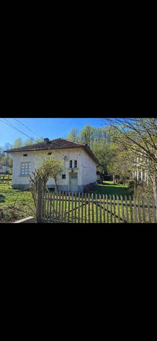 Продава се къща в село Рибарица