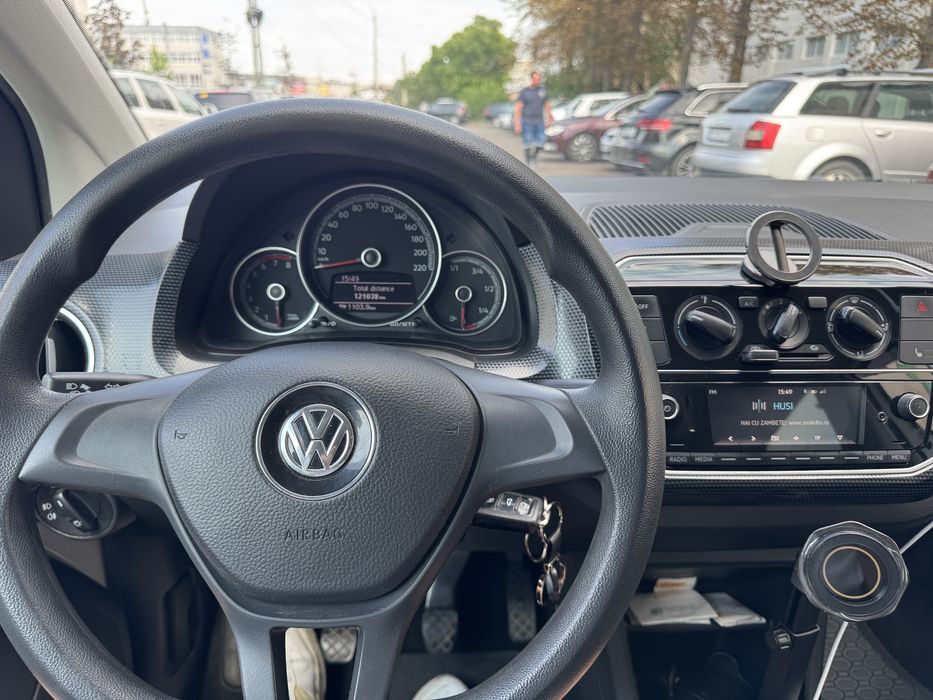 VOLKSWAGEN Up 2019 — imagine 5