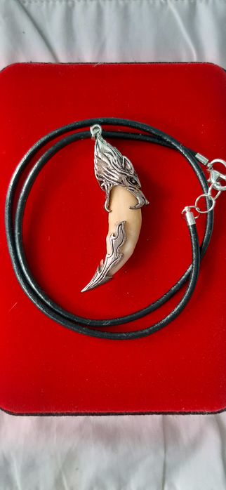 Зъб от вълк с мит.обков