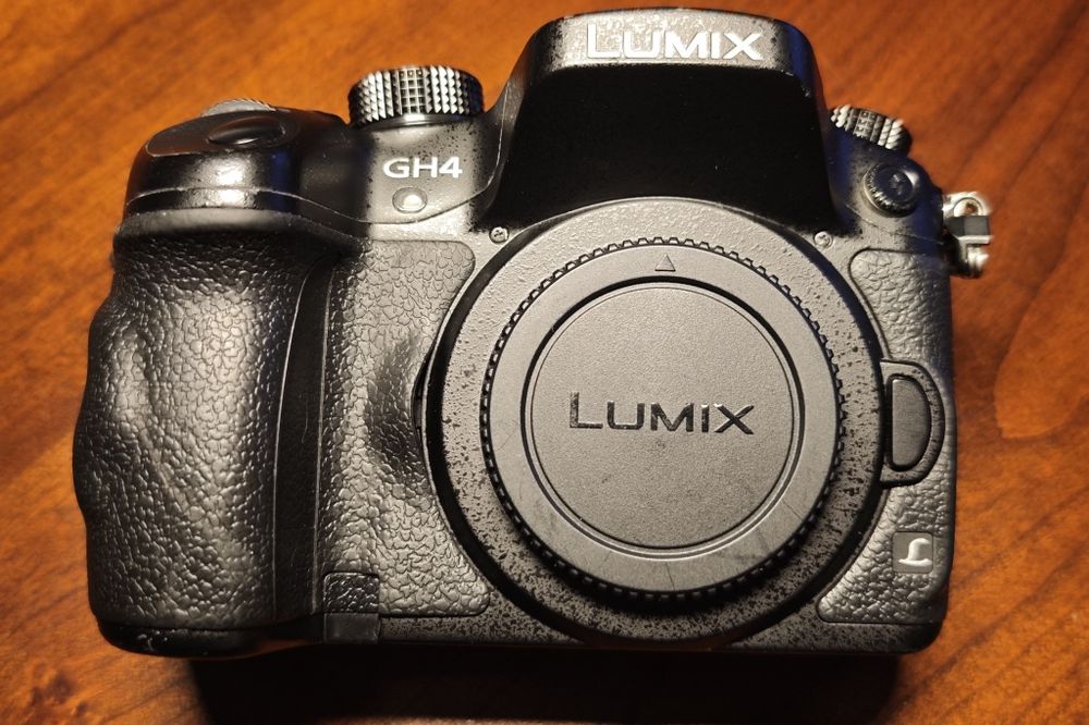 Panasonic Lumix GH4 cu 1092 cadre