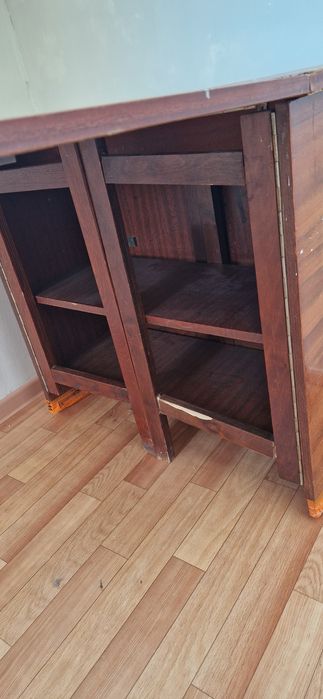 Комод с зеркалом