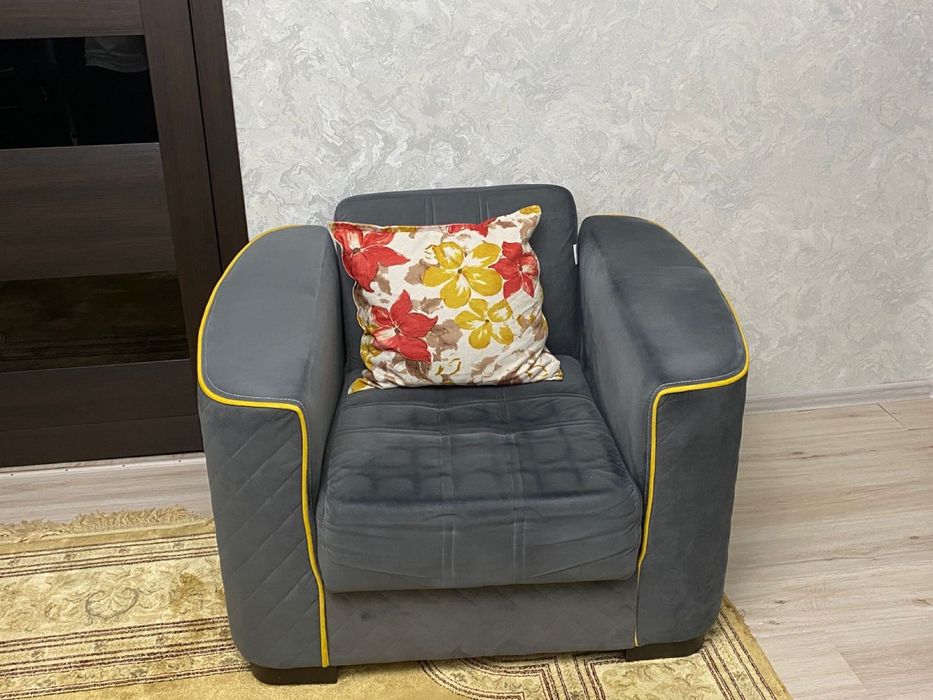 Диван с креслами