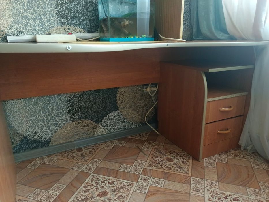 Компьютерный стол